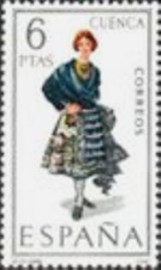 Selo postal da Espanha de 1968 Girl in costume of Cuenca