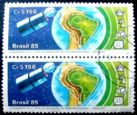 Par de selos postais do Brasil de 1985 Brasilsat