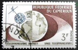 Selo postal de Camarões de 1963 Telstar and Globe 3
