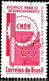 Selo postal do Brasil de 1963 Lei 4118 Átomos - C 495 U