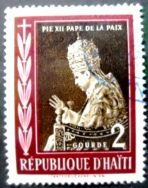 Selo postal do Haiti de 1959 Pope giving blessing