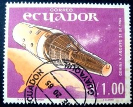 Selo postal do Equador de 1966 Gemini 5