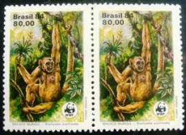 Par de selos postais do Brasil de 1984 Macaco Muriqui