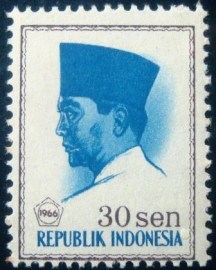 Selo postal da Indonésia de 1966 President Sukarno 30 sen