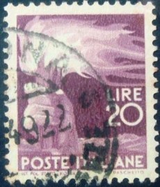 Selo postal da Itália de 1945 Hand holding a torch 20