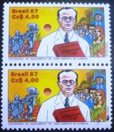 Par de selos postais do Brasil de 1987 José Américo de Almeida