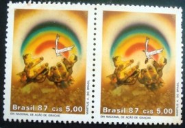 Par de selos postais do Brasil de 1987 Ação de Graças