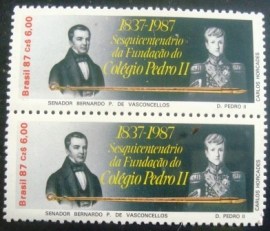 Par de selos postais do Brasil de 1987 Colégio Pedro II