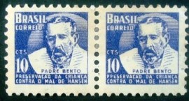Par de selos postais do Brasil Padre Damião H3