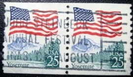 Par de selos postais dos estados Unidos de 1988 Flag over Yosemite