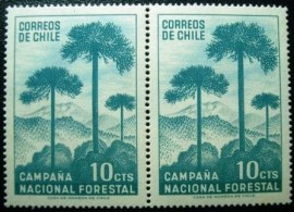 Par de selos postais do Chile de 1967 Araucária