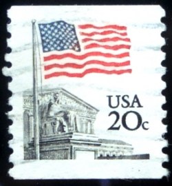 Selo postal dos Estados Unidos de 1981 Flag over Supreme Court by Dean Ellis Cy