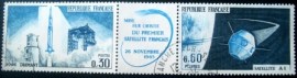 Selo postal da França de 1965 A1 Satellite and Diamant rocket