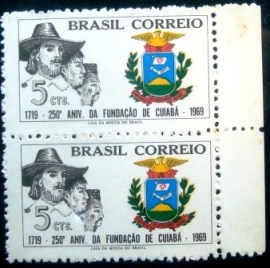 Par vertical de selos postais de 1969 Cuiabá