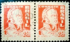 Par de selos postais do Brasil de 1959 D. João VI U