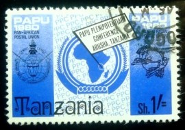 Selo postal da Tanzânia de 1980 Badge of the OAU 1