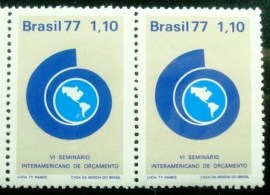 Par de selos postais do Brasil de 1977 Seminário de Orçamento
