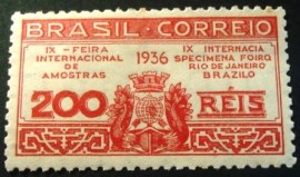 Selo postal comemorativo do Brasil de 1936 C 111 M