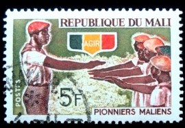 Selo postal do Mali de 1966 Initiation of pioneers