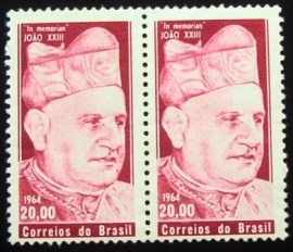 Par de selos postais do Brasil de 1964 Papa João XXIII