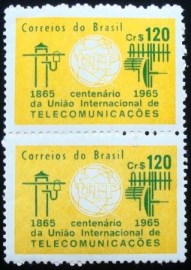 Par de selos postais do Brasil de 1965 UIT
