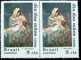 Par de selos postais do Brasil de 1968 Dia das Mães