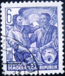 Selo postal da Alemanha de 1957 Workers join hands