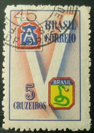 Selo postal  do Brasil de 1945 V da Vitória NCC