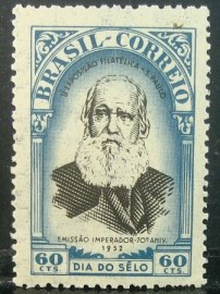 Selo postal comemorativo do Brasil de 1951 - C 284 M