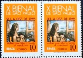 Par de selos postais do Brasil de 1969 Mulher com Filho