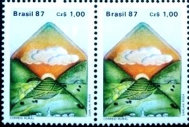 Par de selos postais do Brasil de 1987 Correio Rural