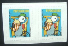 Par de selos postais do Brasil de 2011 Pipoqueiro