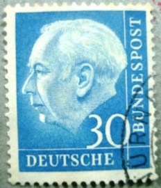 Selo postal da Alemanha de 1954 - Theodor Heuss - 30