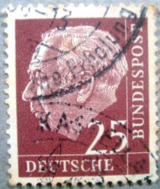 Selo postal da Alemanha de 1954 - Theodor Heuss - 25
