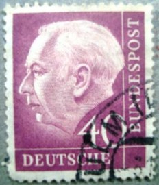 Selo postal da Alemanha de 1954 - Theodor Heuss 40