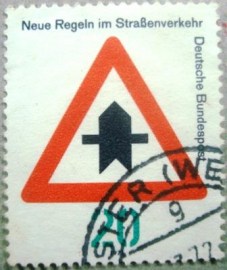 Selo postal da Alemanha de 1971 Right of way - 1056 U