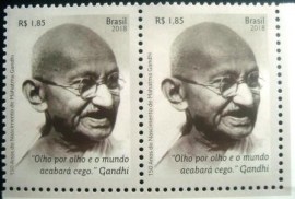Par de selos postais do Brasil de 2018 Mahatma Ghandi 3758 M PR