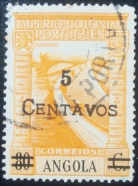 Selo postal de Angola de 1945 Barrage Overprint in black 5