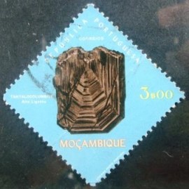 Selo postal de Moçambique de 1971 Tantalokolumbit