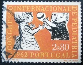 Selo postal de Portugal de 1962 Children Playing with a Ball, - 893 U