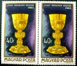 Par de selos postais da Hungria de 1970 Chalice by Benedek Suky