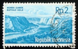 Selo postal da Indonésia de 1961 Buffalo Hole