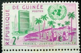 Selo postal da Guiné de 1959 UNO building in New York 2