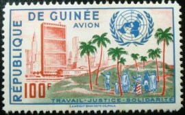 Selo postal da Guiné de 1959 UNO building in New York 100