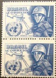 Par de selos postais aéreos do Brasil de 1957 - A 86 N