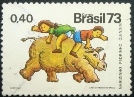Selo postal do Brasil de 1973 Narizinho e Pedrinho - C 808 U