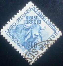 Selo postal do Brasil de 1942 Exposição Agropecuária 200