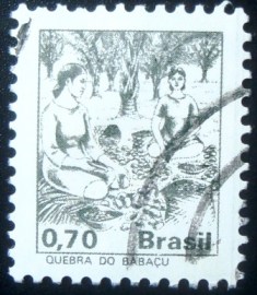 Selo postal do Brasil de 1979 Quebra do Babaçu - 588 U