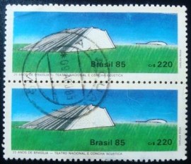 Par de selos postais do Brasil de 1985 Teatro Nacional