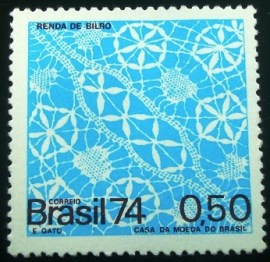 Selo postal do Brasil de 1974 Renda de Bilro